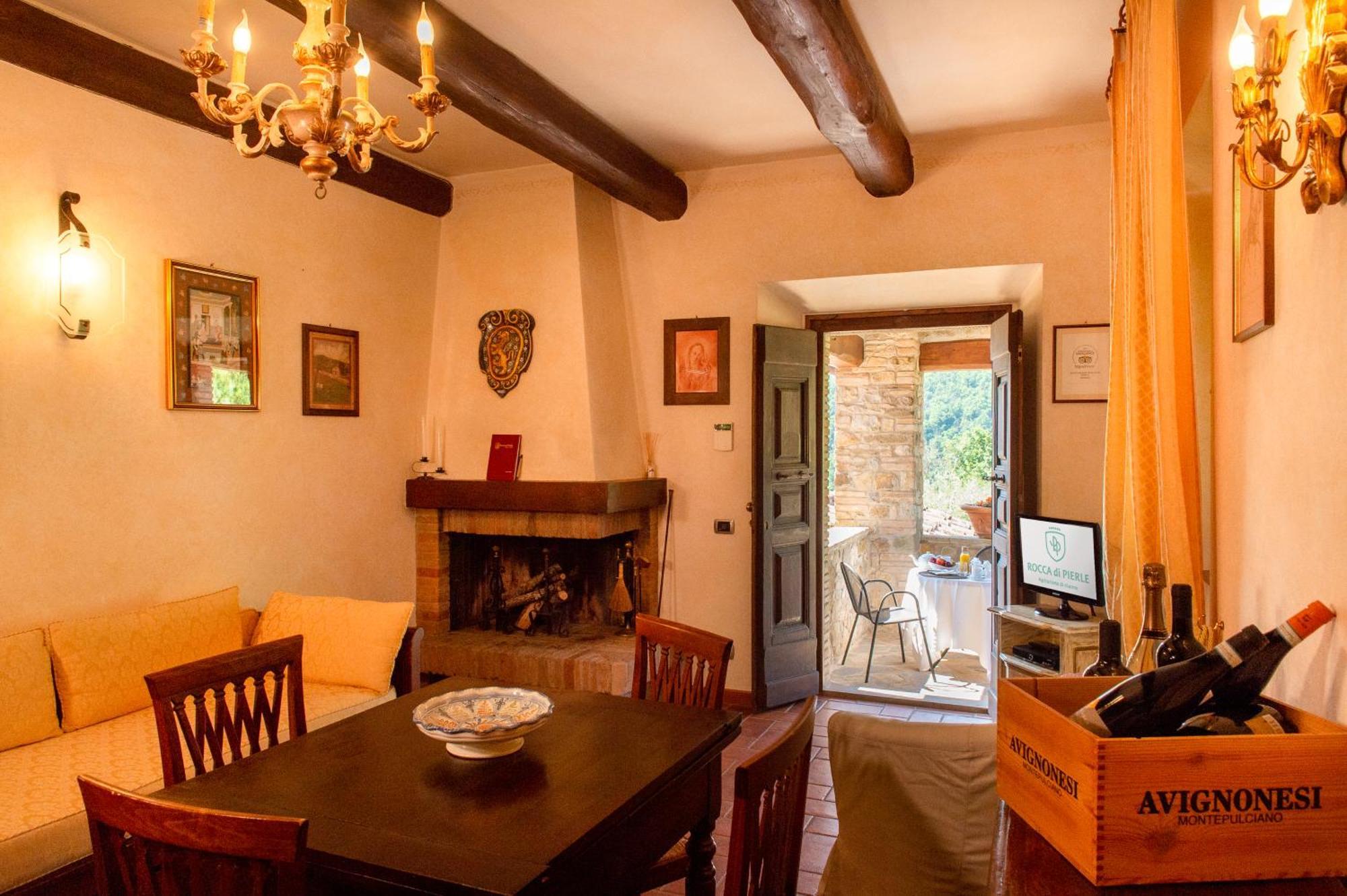 Mercatale  Rocca Di Pierle, Agriturismo Di Charme - Cortona المظهر الخارجي الصورة